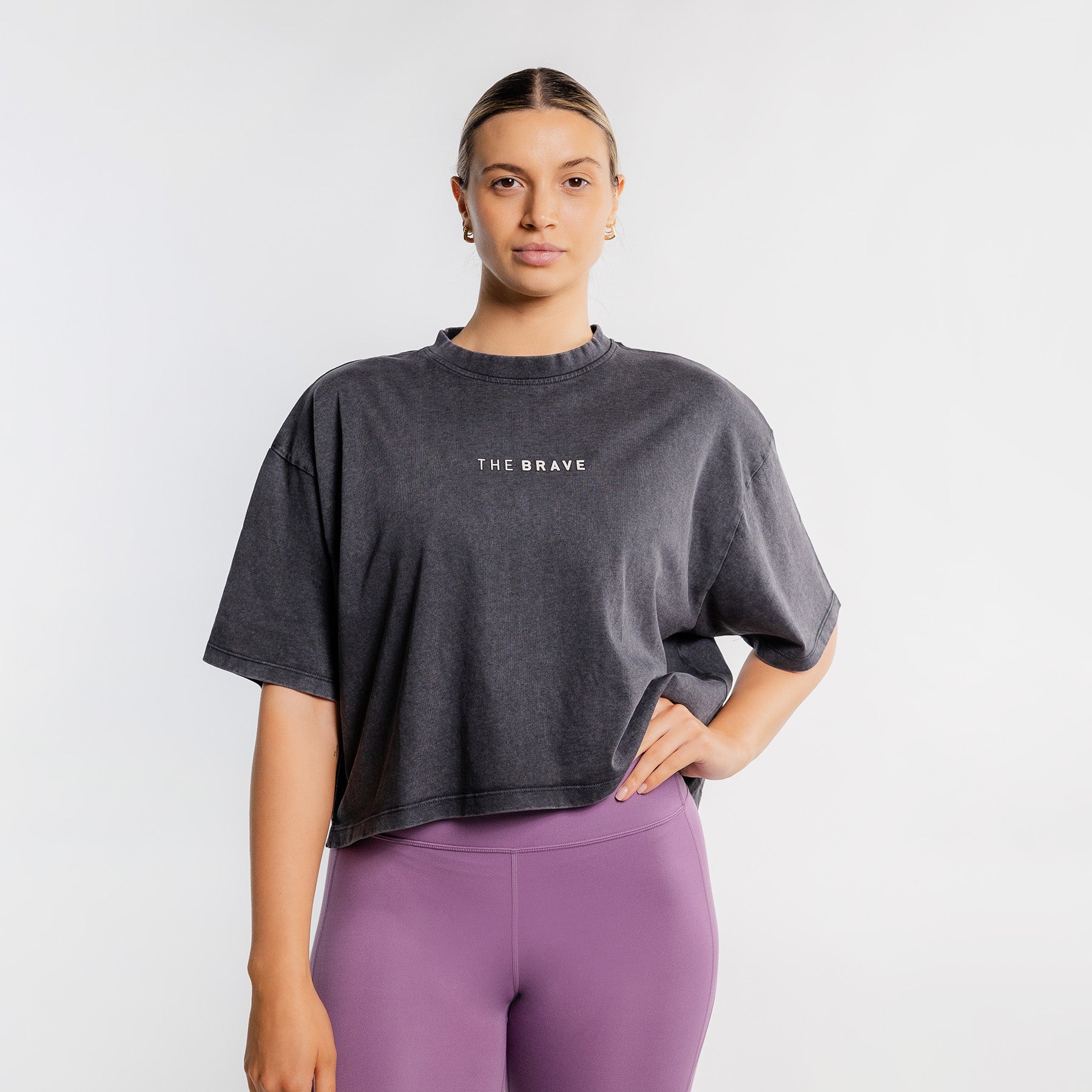 THE BRAVE - WOMEN'S LIFESTYLE OVERSIZED CROPPED T-SHIRT - BLACK ACID WASH